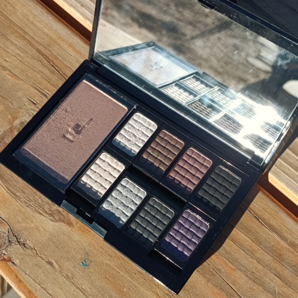 freematic eyeshadow pro palette